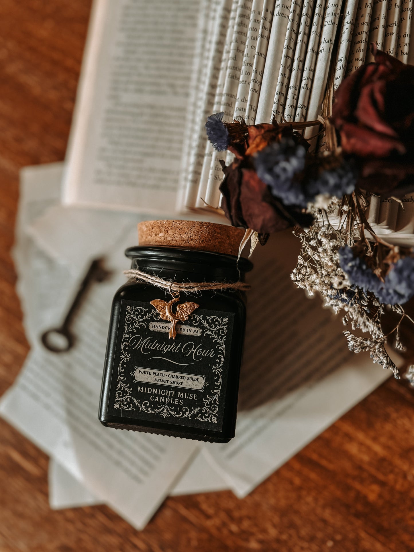 Midnight Hour - A Muse Chain™ Signature Candle