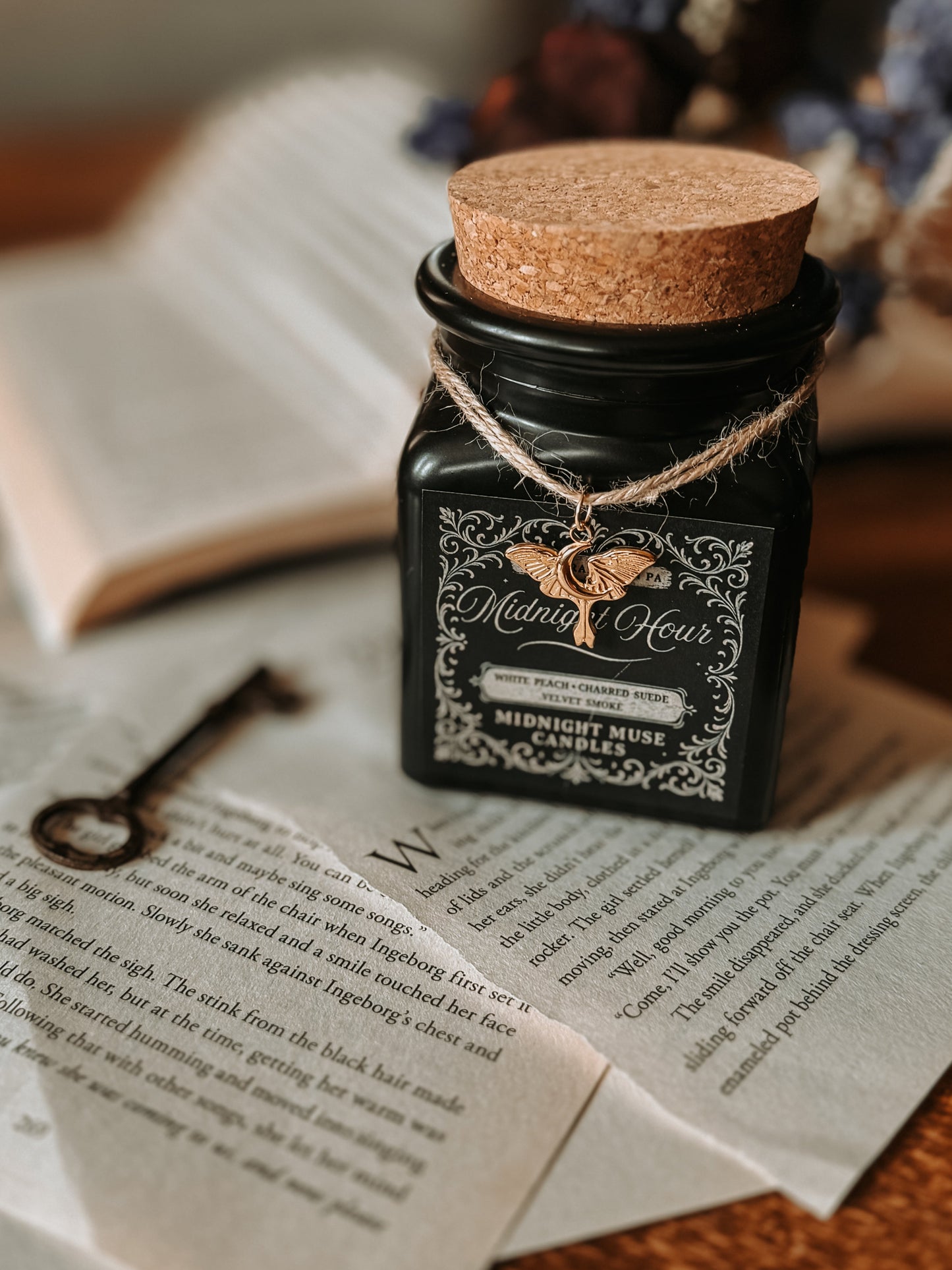 Midnight Hour - A Muse Chain™ Signature Candle